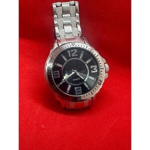 Mens Silver Tone Quartz Watch Black Textured Dial Stainless Steel Back V671 377